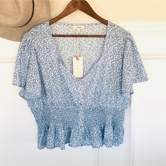 NWT Smocked Dainty Floral Flutter Sleeve Top Plus Sizes - Picture 7 of 10